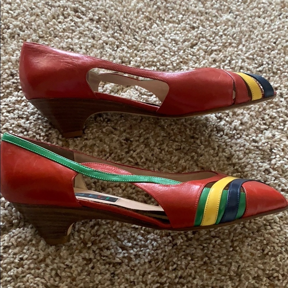 Vaneli red heels 👠